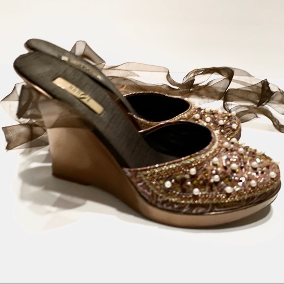 ROUGE VINTAGE PLATFORM LACE UP CLOSED TOE WEDGE WITH BEADED SEQUINS DETAIL - Picture 3 of 15